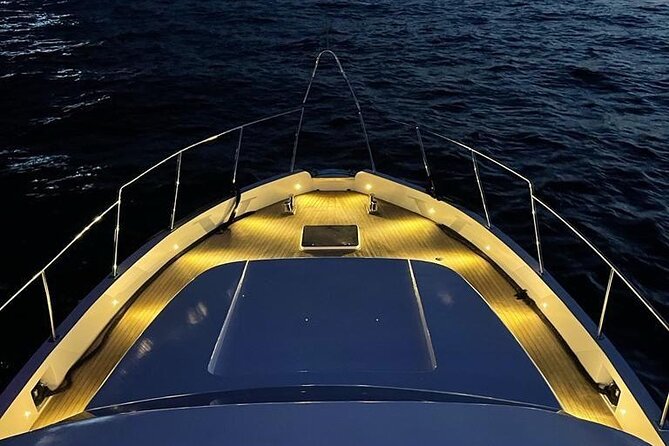 Istanbul: Small-Group Yacht Cruise with Snacks, Sunset or Daytime - Audio guide on your phone, not a live lecturer