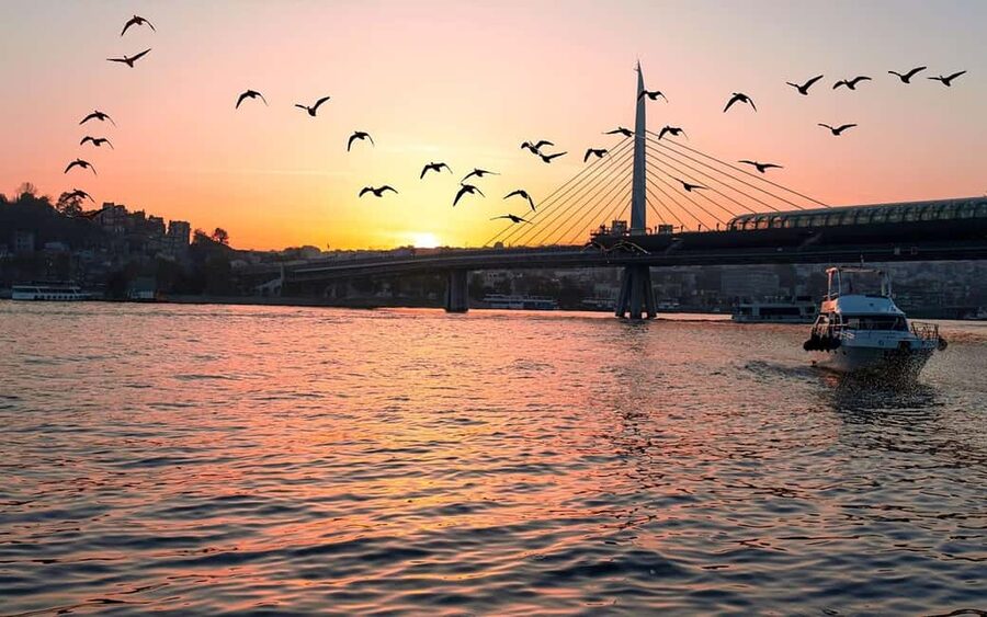 Istanbul: Sunset Bosphorus Yacht Cruise with A break on Asia - Key Highlights at a Glance