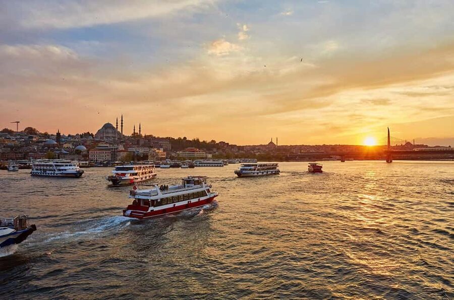 Istanbul: Sunset Bosphorus Yacht Cruise with A break on Asia - Golden Horn to Galata Bridge: the European Shoreline in Motion