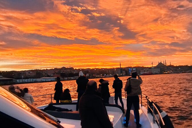 Istanbul Sunset Cruise on the Bosphorus - Maiden’s Tower Moment: The Photo Stop That Feels Like Istanbul