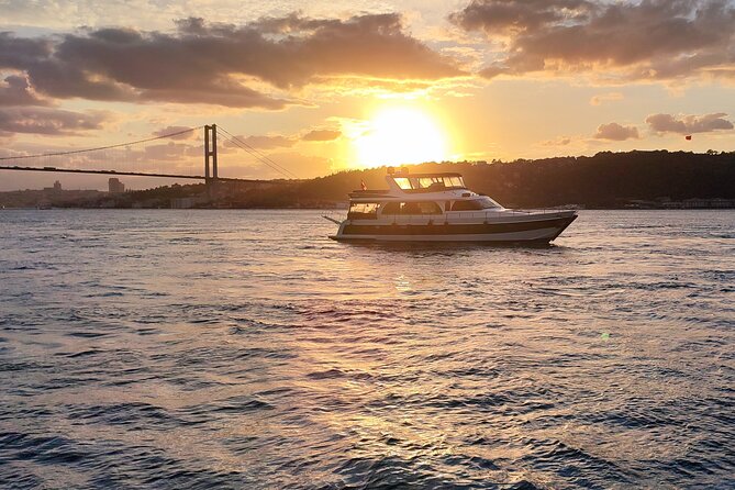 Istanbul Sunset Cruise With Luxury Yacht On Bosphorus - Floating past fortresses and narrow strait points