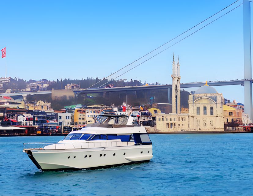 İstanbul: Sunset Cruise with Refreshments - The yacht experience: 25 meters, limited guests, and real comfort