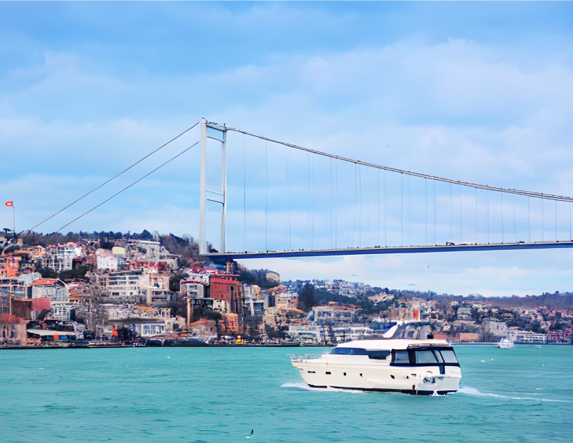 İstanbul: Sunset Cruise with Refreshments - The Bosphorus route: what you see, and why it works in 2 hours