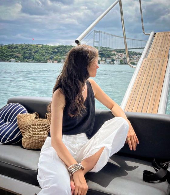 Istanbul: Sunset or Day Small-Group Yacht Cruise with Snacks - Audio Guide Apps and Headphones: The Practical Way to Learn