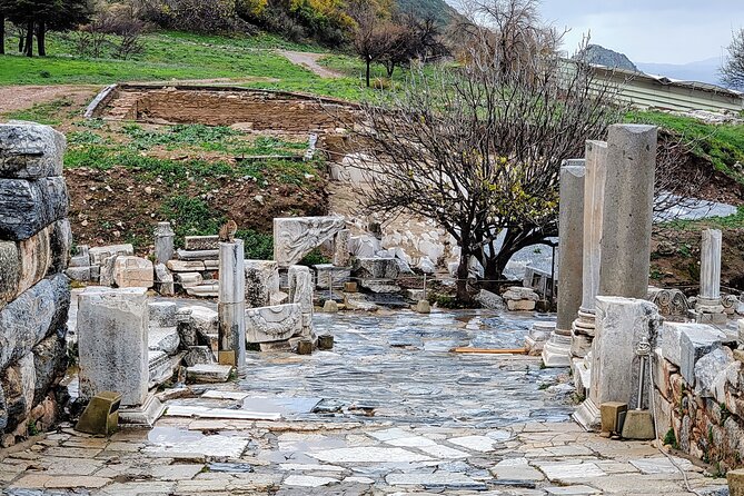 Istanbul to Ephesus Full Day Private Tour with Domestic Flights - Meryemana (The Virgin Mary’s House): location, tradition, and tone