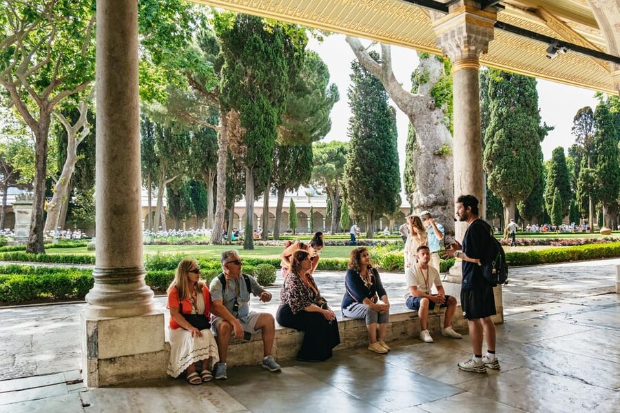 Istanbul: Topkapi Palace and Harem Guided Tour with Ticket - Who Should Book This Tour, and Who Might Want Another Option