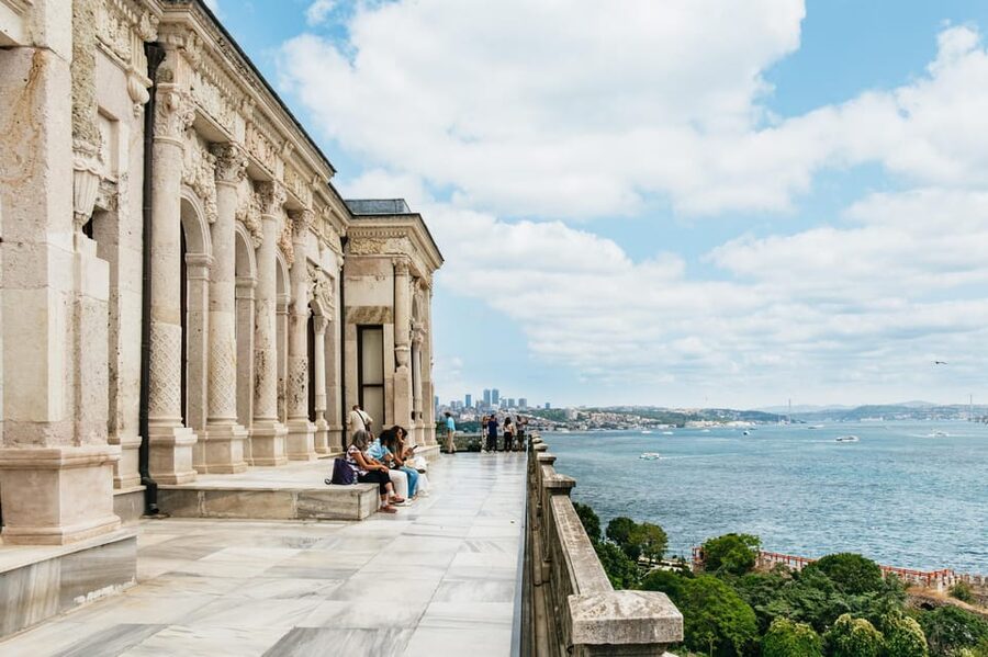 Istanbul: Topkapi Palace and Harem Guided Tour with Ticket - Starting in Sultanahmet: Where You Meet, Then Get Into It