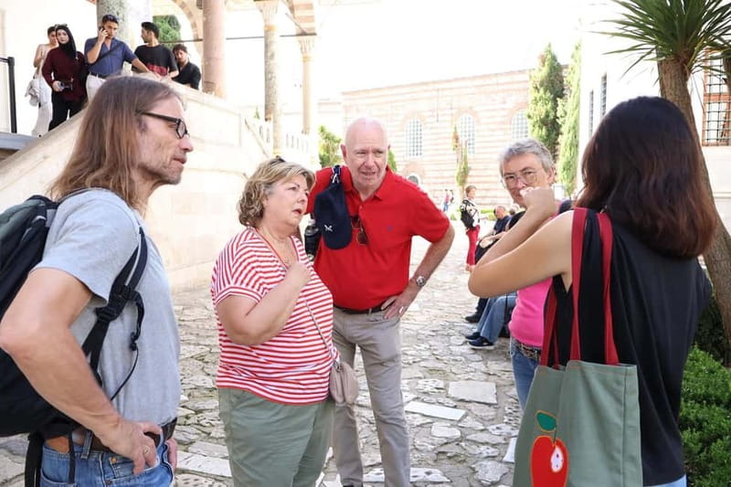 Istanbul: Topkapi Palace and Harem Museum Tour with Ticket - Starting at Sultan Ahmed III Fountain: where your tour actually begins