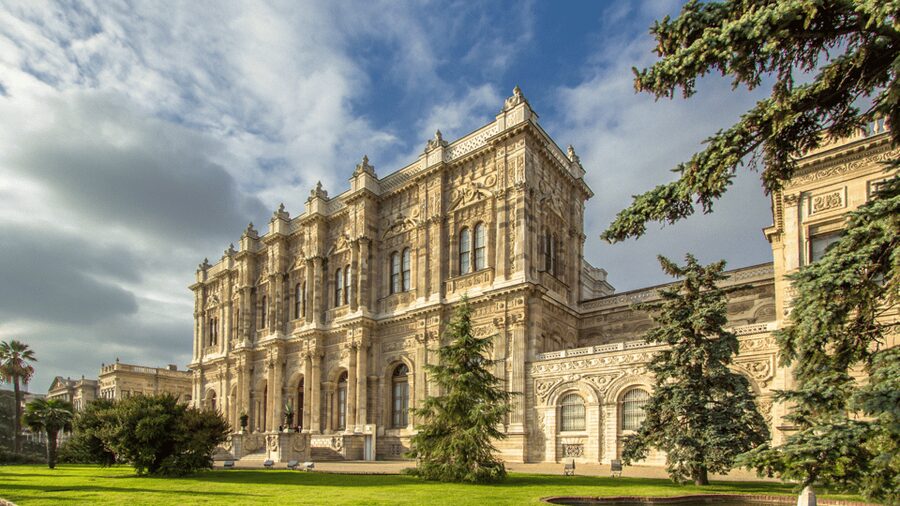 Istanbul: Topkapi Palace & Dolmabahce Palace Combo Ticket - Finding the Meeting Point Inside Chimney Bistro