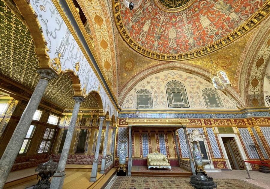 Istanbul: Topkapi Palace Guided Tour - Headsets, IDs, and the small rules that change your experience