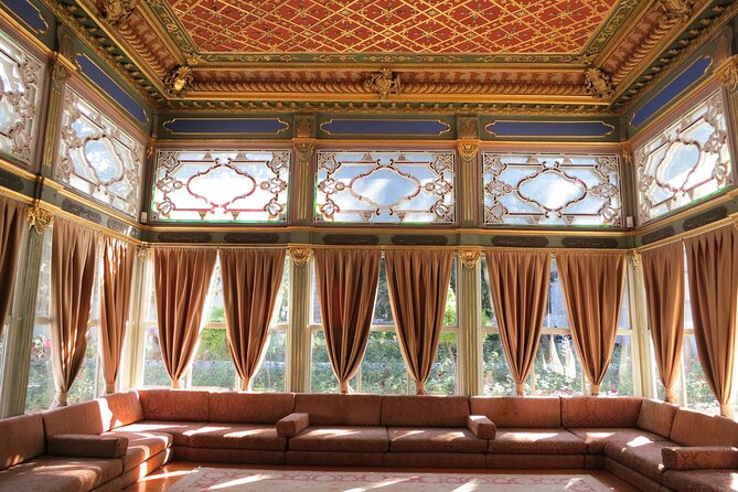 Istanbul: Topkapi Palace Guided Tour and Skip The Line - Guide quality, group size, and how to make it pay off