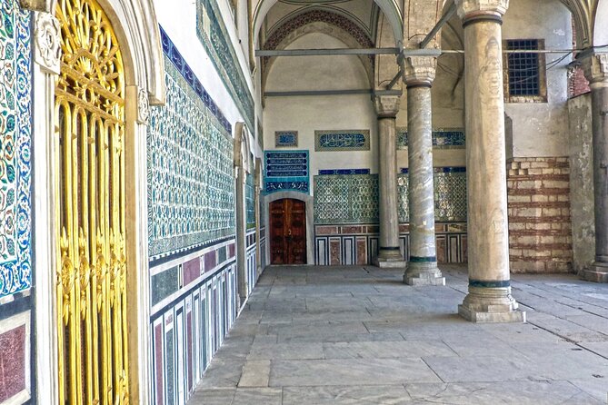 Istanbul: Topkapi Palace Guided Tour and Skip The Line - Timing and meeting point near Sultanahmet