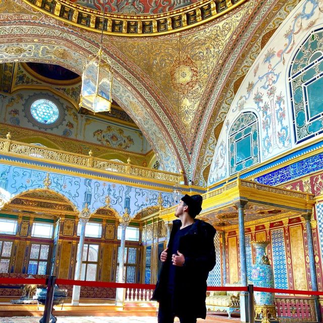 Istanbul: Topkapi Palace Guided Tour - Meeting point, hotel pickup, and the 15-minute rule