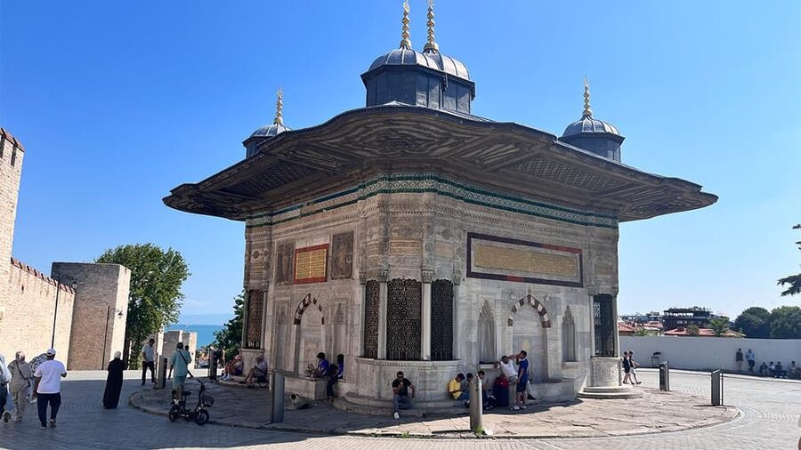 Istanbul: Topkapi Palace & Harem Museum Ticket & Audio Guide - How long to plan: give yourself real time