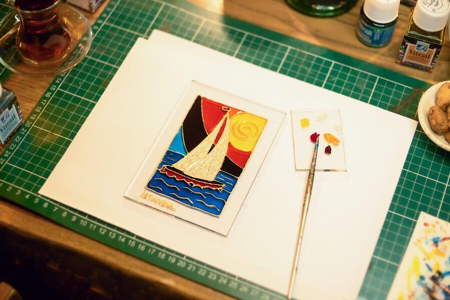 Istanbul: Traditional Stained Glass Painting Workshop - Who should book this workshop