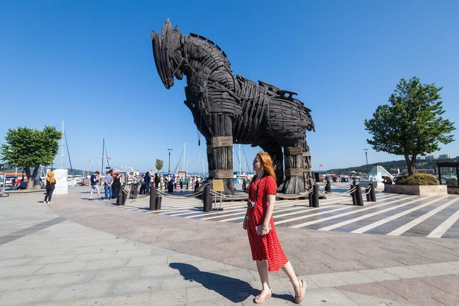 Istanbul: Troy Guided Bus Tour with Ferry Tickets & Lunch - Early Morning Pickup in Sultanahmet and Taksim (05:30 to 06:30)