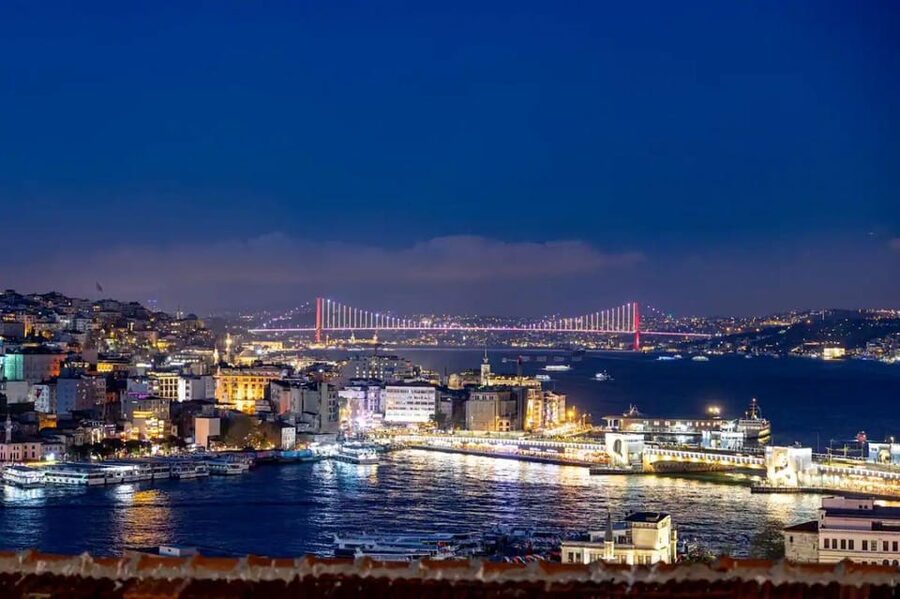 Istanbul: Turkish Food Night and Rooftop Experience - Sirkeci Station Start: Street Food Tasting That Gets You Oriented