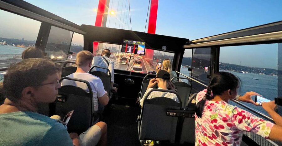 Istanbul: Two Continents Evening Bus Tour with Commentary - Sultanahmet from the bus: Hagia Sophia, Blue Mosque, Topkapi Palace