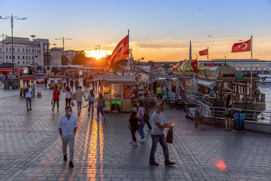 Istanbul: Two Continents Evening Bus Tour with Commentary - Eminönü to Galata Bridge: classic shoreline energy