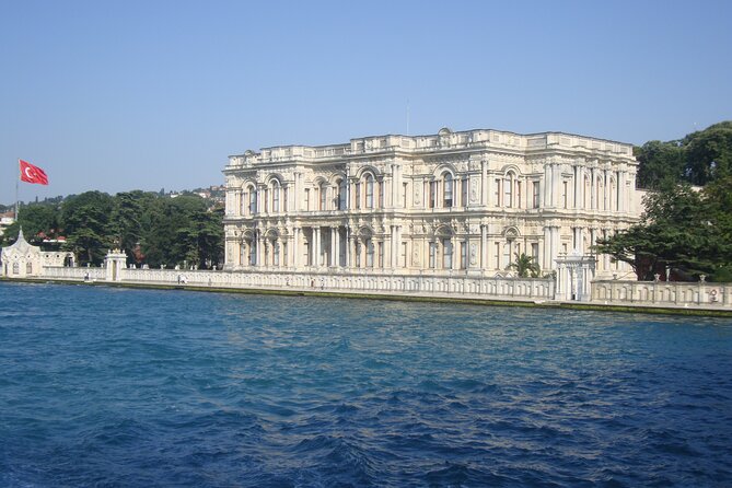 Istanbul Two Continents Tour By Bus And Bosphorus Cruise - Eyüp Sultan Mosque Plus Lunch: A Worship Stop That Doubles as a Reset