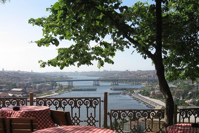 Istanbul Two Continents Tour with Lunch and Bosphorus Cruise - Stop 3: Beylerbeyi Palace for Ottoman elegance by the water