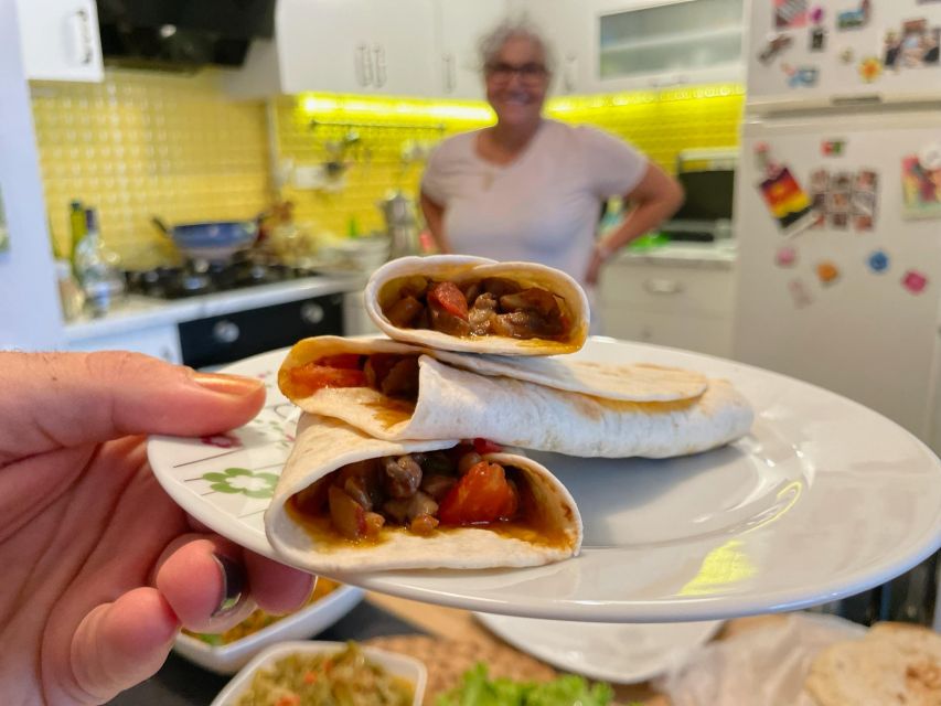 Istanbul: Vegan/Vegetarian Cooking Class with Locals at Home - How Turkish Recipes Become Plant-Based (Without Feeling Like a Copy)