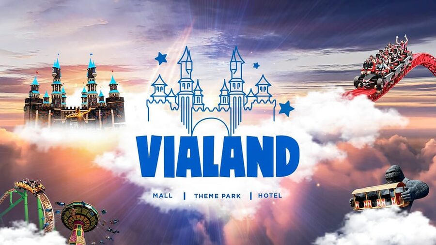 Istanbul: Vialand Theme Park Tickets with Package Options - Outdoor concert stage, the 10,000-seat finale