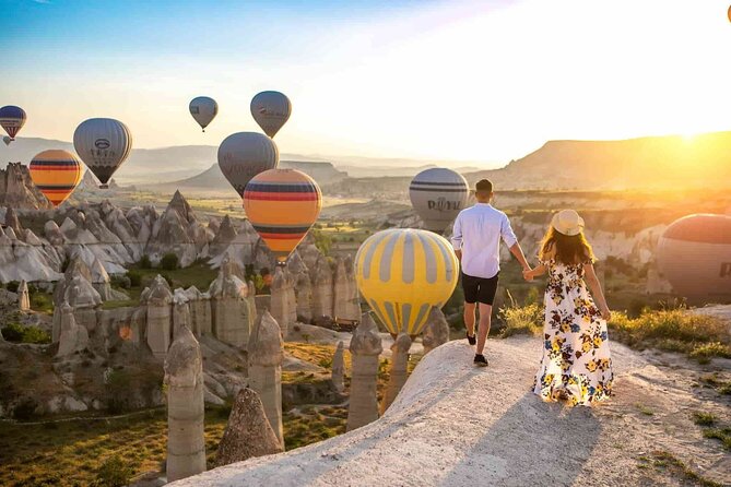 Jewels of Turkey - 4 Day Trip to Pamukkale Ephesus Cappadocia with Balloon Ride - Göreme Open Air Museum and Tokalı Church: cave art with a guide