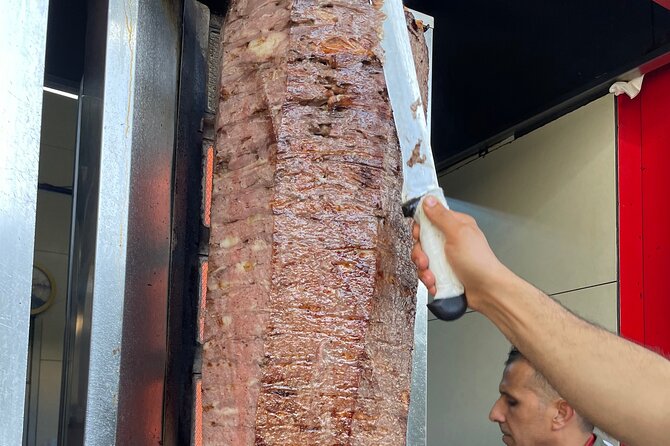 Kebab Crawl Istanbul - Watching Lahmacun Get Made in Real Backstreets