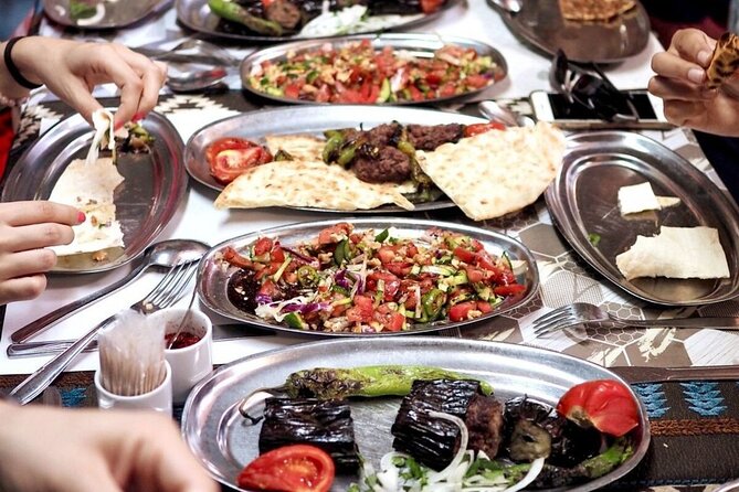 Local Food, History and Hidden Places Walking Tour in Istanbul - Stop 1: Misir Carsisi (Spice Market) breakfast in the thick of it