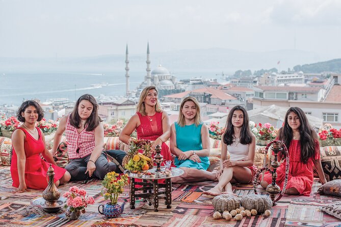 Love in Istanbul: Perfect Photo Moments at Iconic Locations - Blue Mosque: getting the iconic look without feeling rushed