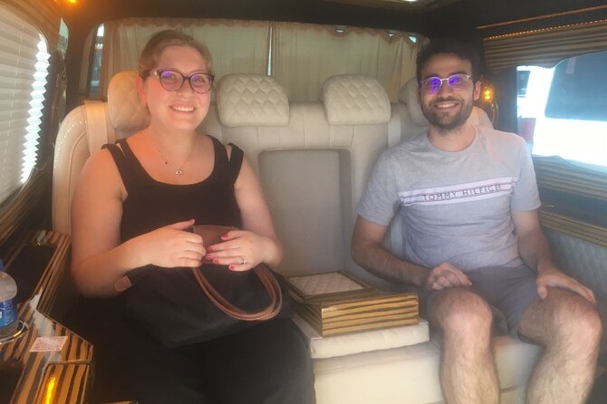 Luxury Maybaych Van İstanbul Airport Meet Transfer - Inside the vehicle: comfort without the fuss