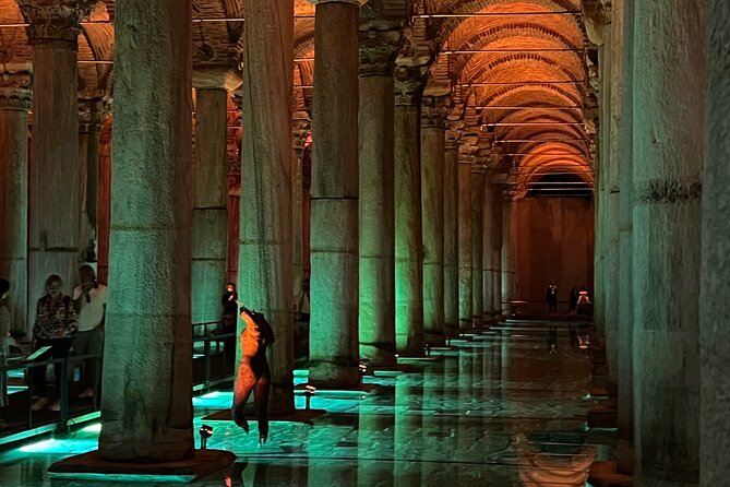 Luxury Private Istanbul Tour (allTickets and Transfers) VIP OSCAR - Transfers and meeting point logistics at Sultanahmet