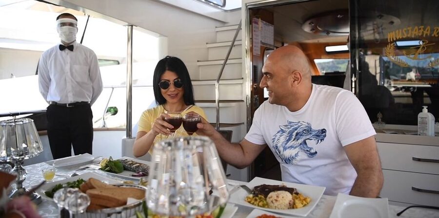 Luxury Private Yacht Rental - Live guide: the difference between scenic and meaningful