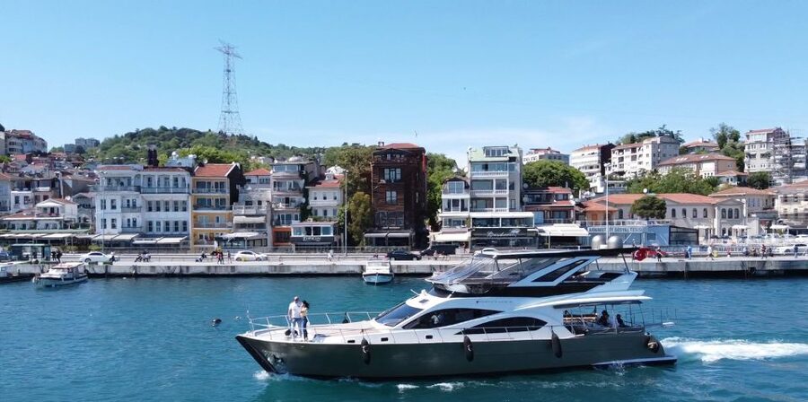 Luxury Private Yacht Rental - Price and value: $443 per group for a yacht, not a tour bus