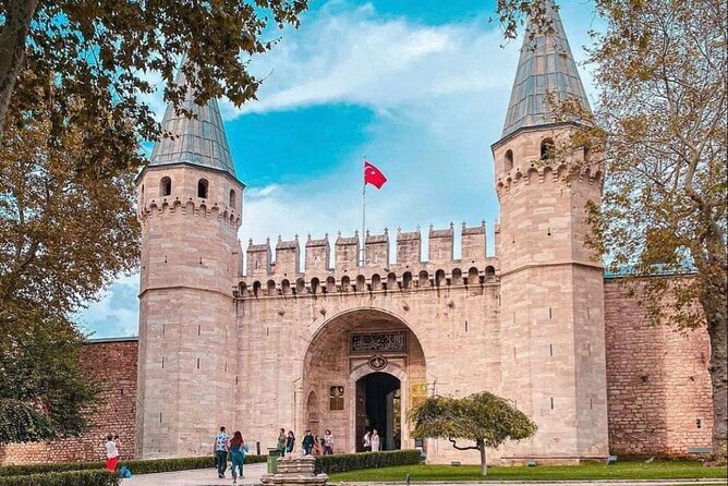 Majestic Istanbul: Walking Tour & Sunset Cruise on the Bosphorus - Blue Mosque and Hagia Sophia: big exteriors, important rules