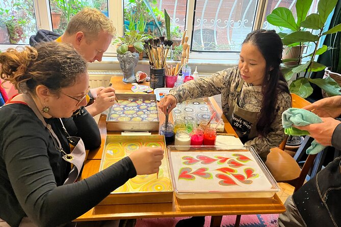 Paint on Water - Authentic Turkish Art Experience at Local Home - A home workshop in Beşiktaş, Istanbul that feels personal