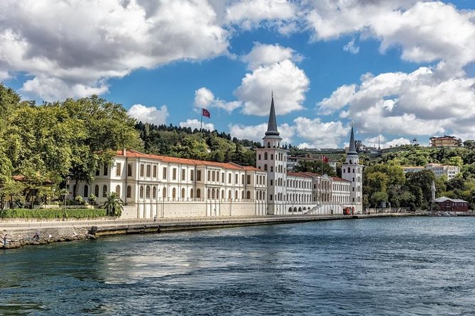 Private Bosphorus Cruise and Egyptian Bazaar with Motor Yacht - Private, but check what private means on the water