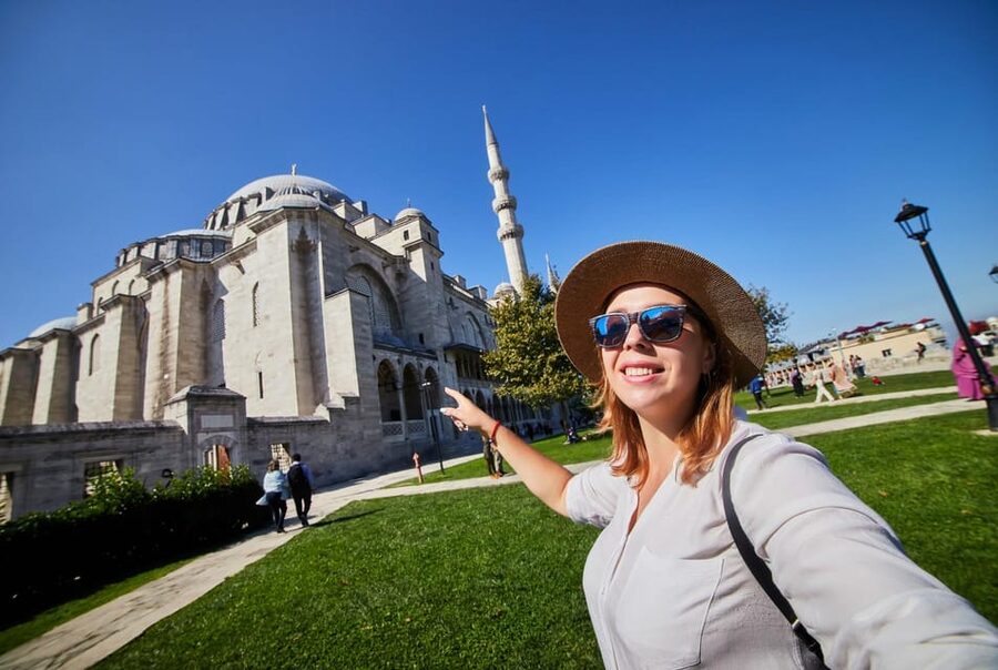 Private Car Tour of Istanbul Old City and Top 7 Attractions - 3-hour route: Sultanahmet’s core icons plus a quick market and university area