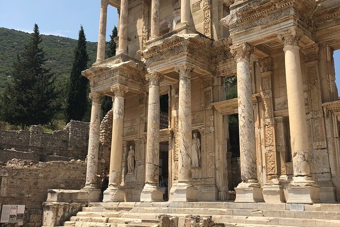 Private Ephesus Day Tour From Istanbul by Plane - Izmir arrival: the warm welcome and getting routed