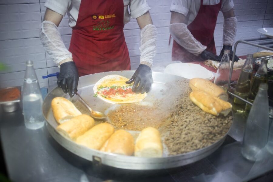 Private Food Tour in Local Food Markets in Asian Side by Van - Lahmacun, Mussels in Shell, and İskender Kebap, Istanbul’s Comfort Food Corner