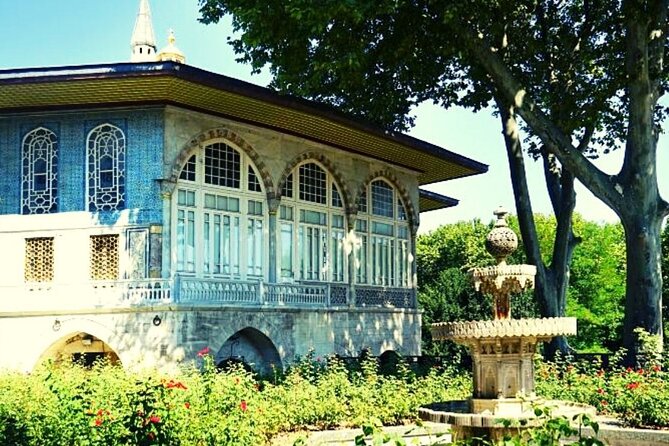 Private Guided Basilica Cistern and Topkapi Palace with Skip Line - The walk and timing between sites: why the route matters