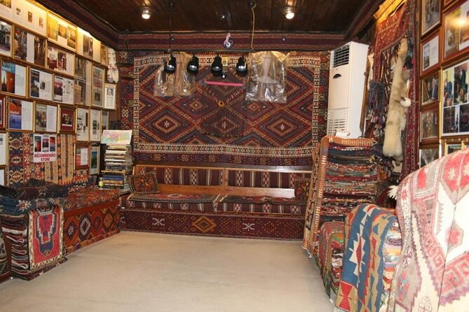 Private Guided Bazaar Tour in Istanbul - Old Rug Store Time: Learning to Look at Turkish Rugs
