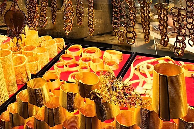 Private Guided Bazaar Tour in Istanbul - Kadıköy Lunch Break: Food First, Markets Second