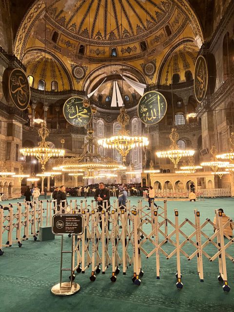 Private Guided Istanbul City Tour with Transfers - Blue Mosque and Sultanahmet Square: the Ottoman centerpiece