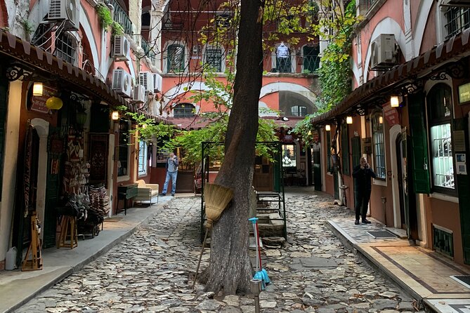 Private Istanbul Shopping Tour - Rugs, tiles and leather shopping - Included Extras That Make a Half-Day Tour Feel Worth It