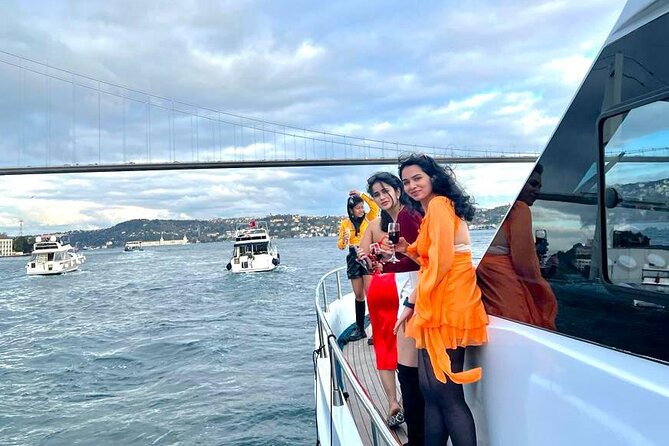Private Luxury Yacht Cruise in Istanbul Bosphorus - Dolmabahçe Palace From the Water: Power, Diplomacy, Museum Life