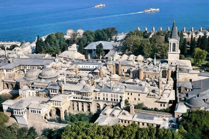 Private & Mini Group Istanbul 7 hours Tour with TRAM. Save time - Topkapi Palace for Sultans and the Weapons Gallery