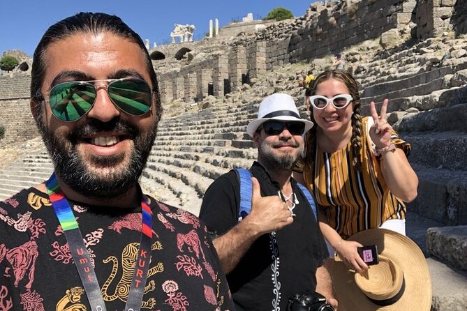 Private Pergamon Day Trip from Istanbul with Flights - Pergamon Acropolis and the Theatre of Pergamon viewpoints