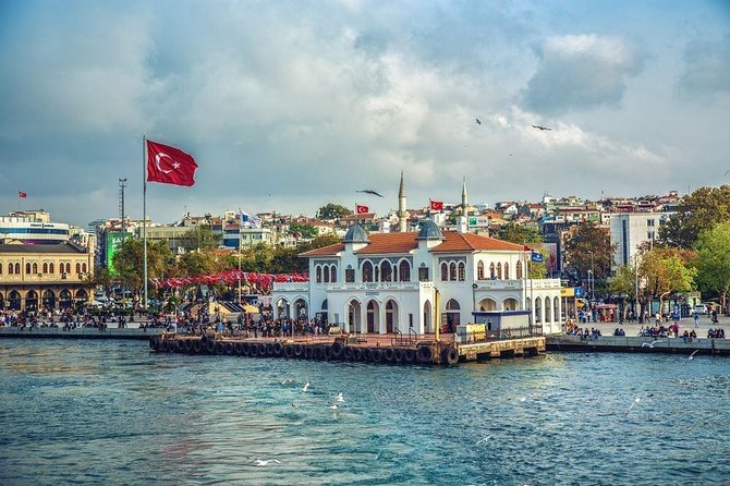 Private Tour - Istanbul Food Walking Tour of Kadikoy with Breakfast - Breakfast Stop: Menemen, Kaymak, Sucuk, and the Honey Detail